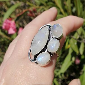 New Stunning Rainbow Moonstone 925 Silver Ring.